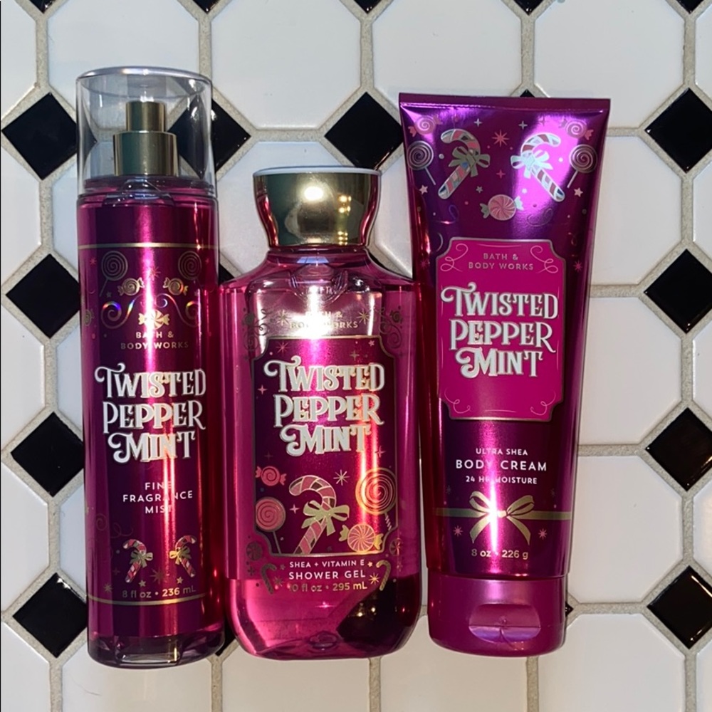 Twisted peppermint Bath and Bodyworks set.